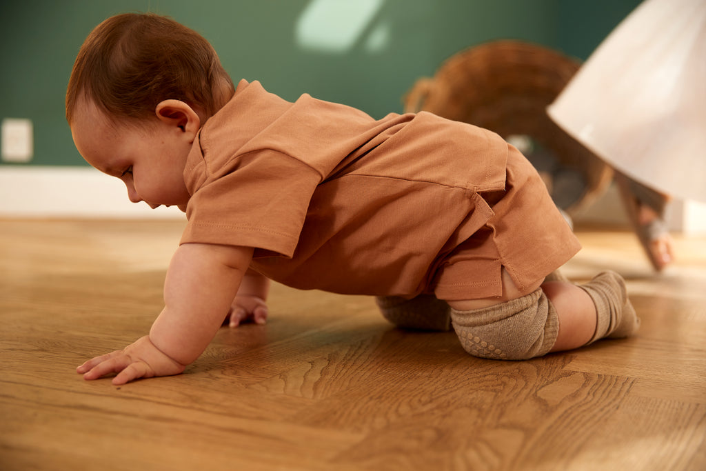 GOBABYGO Canada - Crawling Knee Pads - Sand - ella+elliot