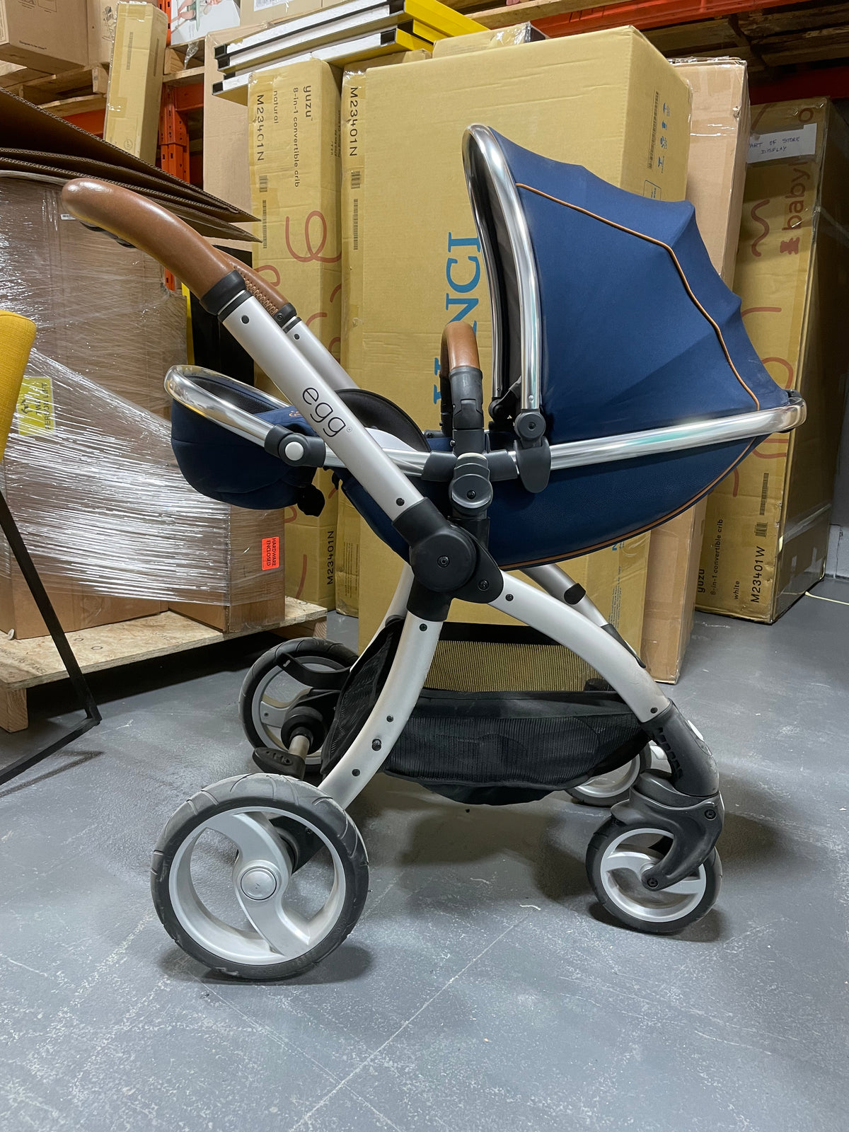 FLOOR MODEL Egg Stroller Regal Navy ella elliot Egg Canada