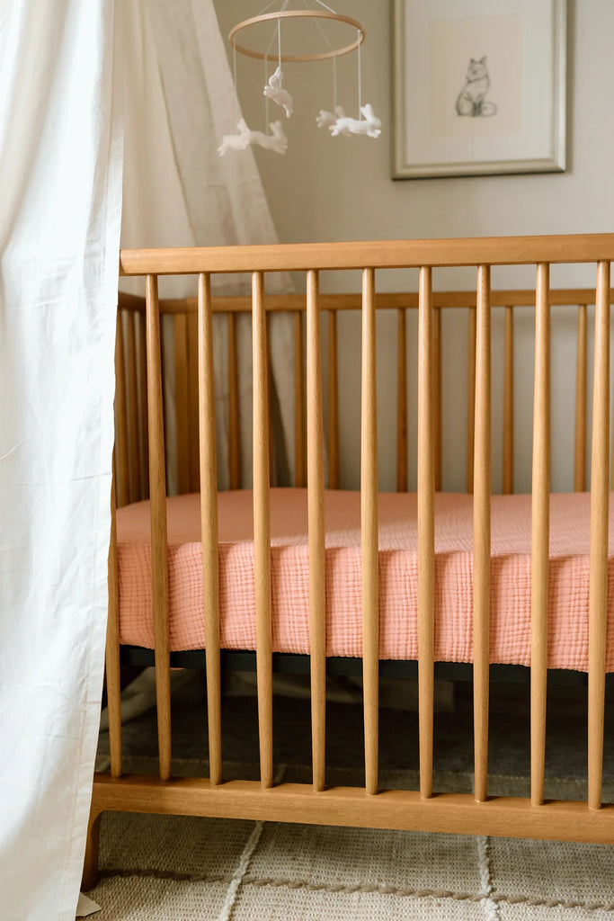 Oilo Canada - Rosette Organic Muslin Crib Sheet - ella+elliot