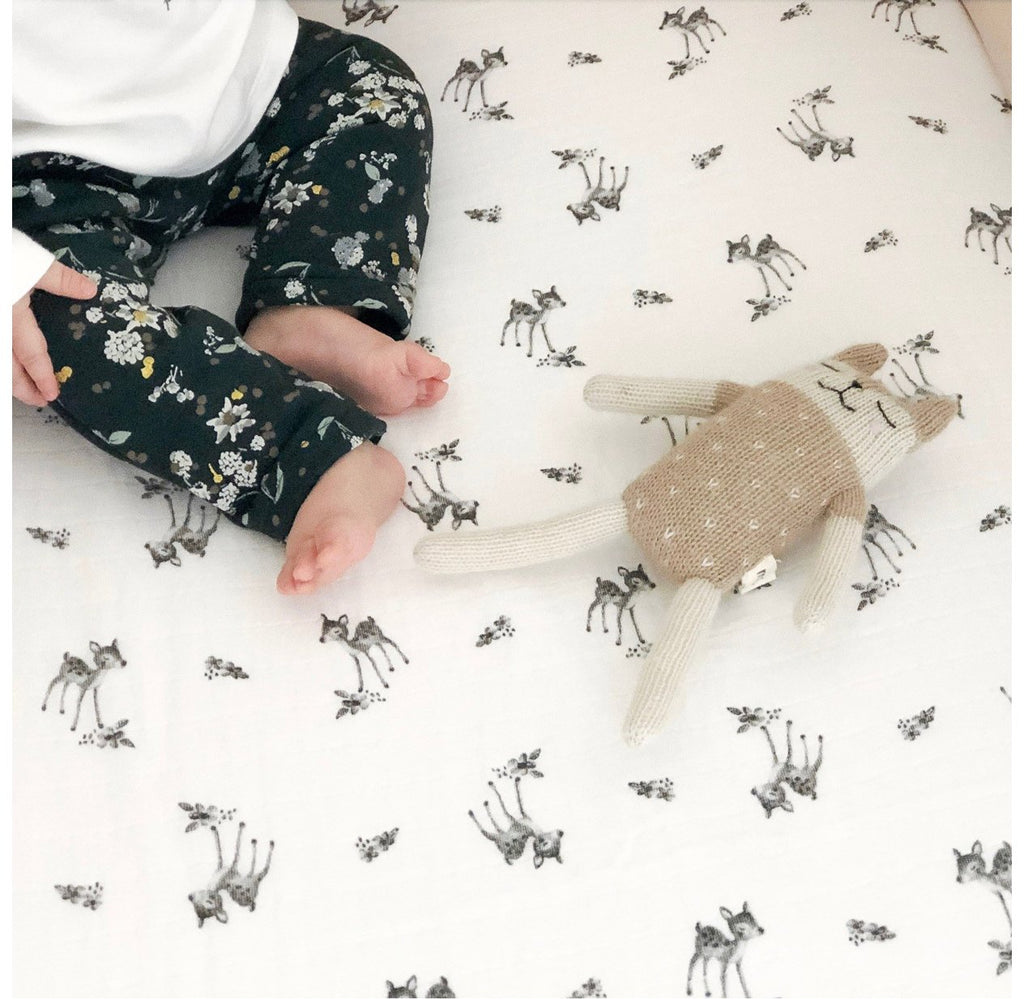 Charlie Crane Canada - Rose in April Fawn Crib Sheet for Kumi Cradle - ella+elliot